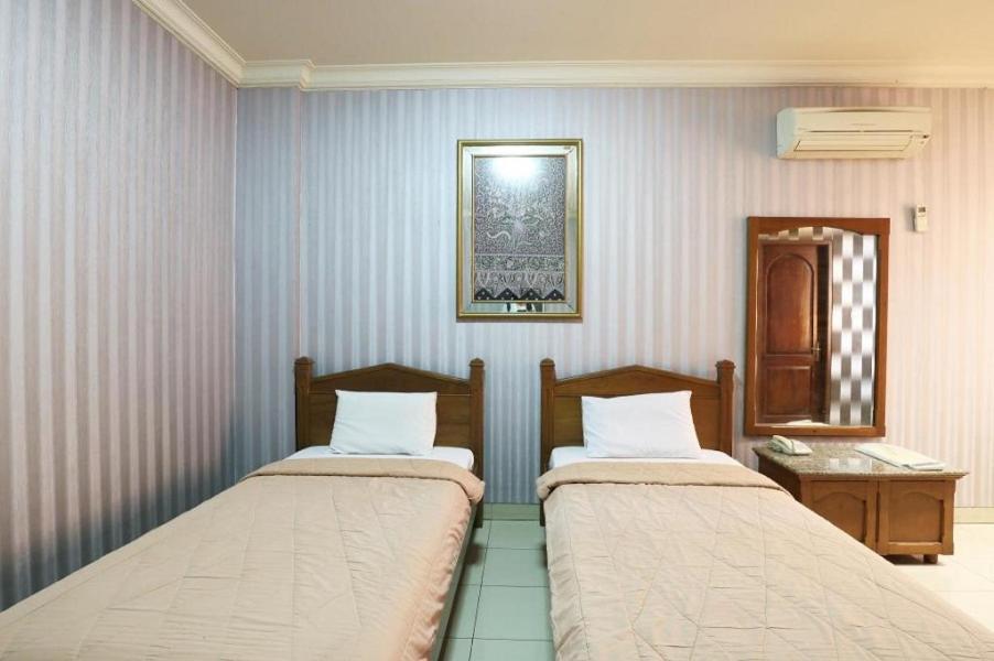 Hotel 678 Kemang Powered By Cocotel Jakarta Buitenkant foto