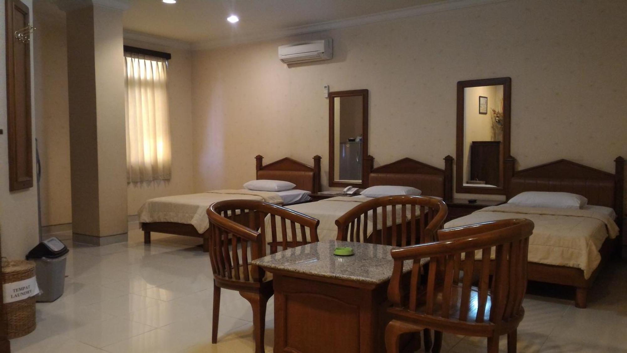 Hotel 678 Kemang Powered By Cocotel Jakarta Buitenkant foto