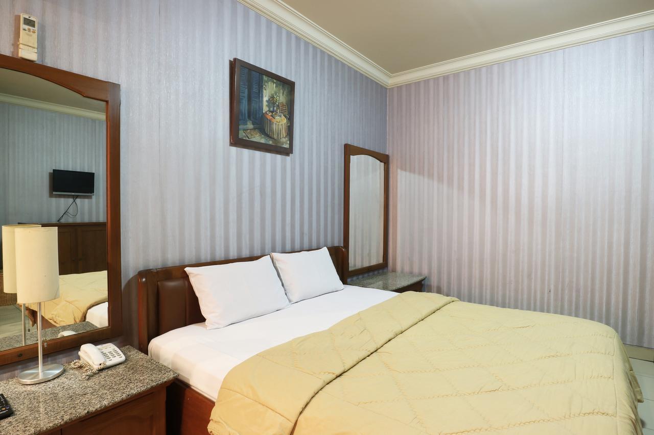 Hotel 678 Kemang Powered By Cocotel Jakarta Buitenkant foto