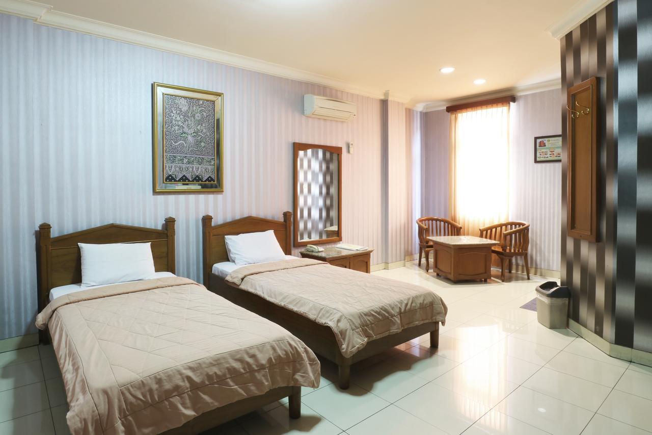 Hotel 678 Kemang Powered By Cocotel Jakarta Buitenkant foto