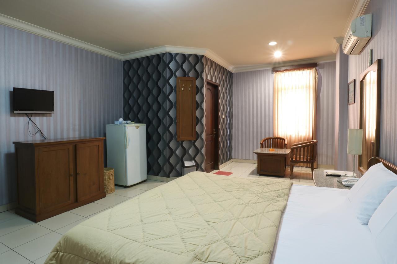 Hotel 678 Kemang Powered By Cocotel Jakarta Buitenkant foto