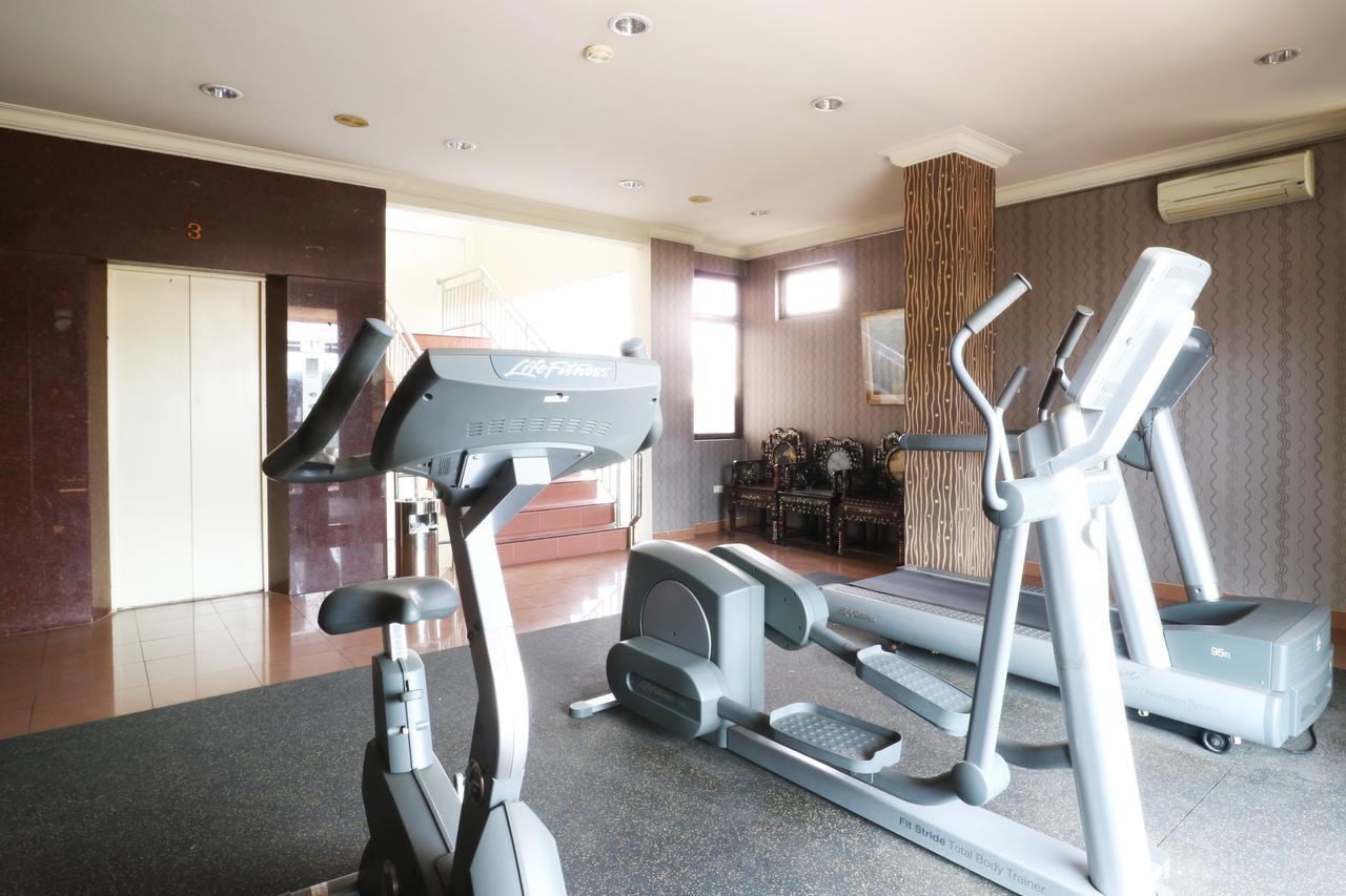 Hotel 678 Kemang Powered By Cocotel Jakarta Buitenkant foto